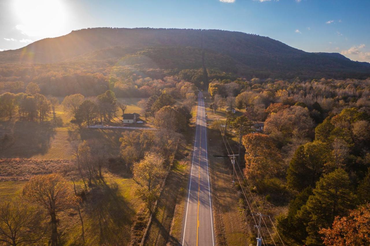 Nebo's Foot, Hiking And Biking Escape With Game Shed Holiday home