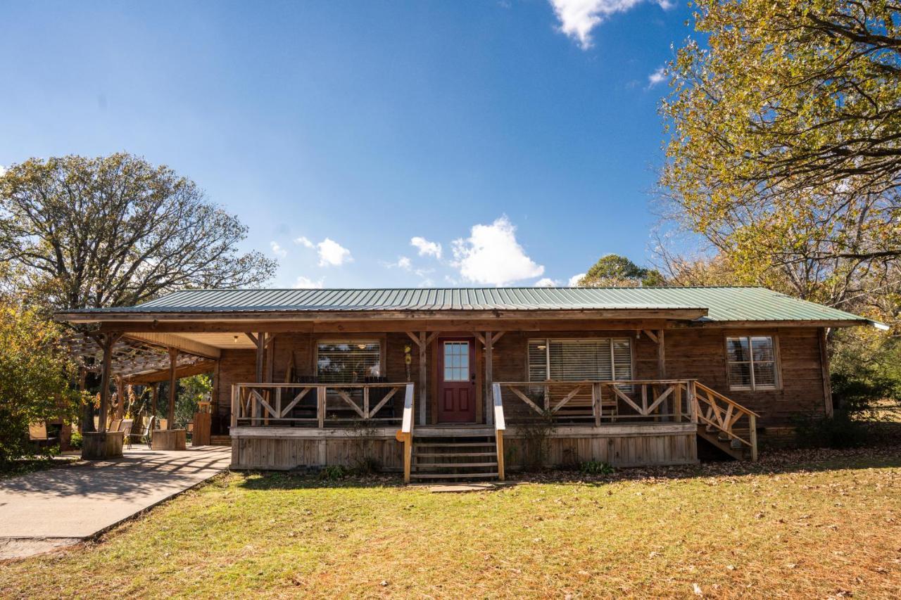 Holiday home Nebo's Foot, Hiking And Biking Escape With Game Shed Dardanelle